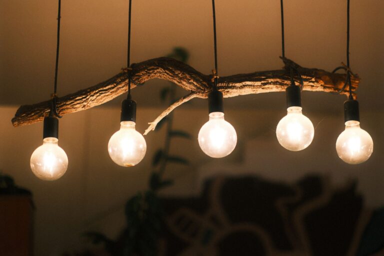 Comment créer une atmosphère conviviale grâce à la décoration ?